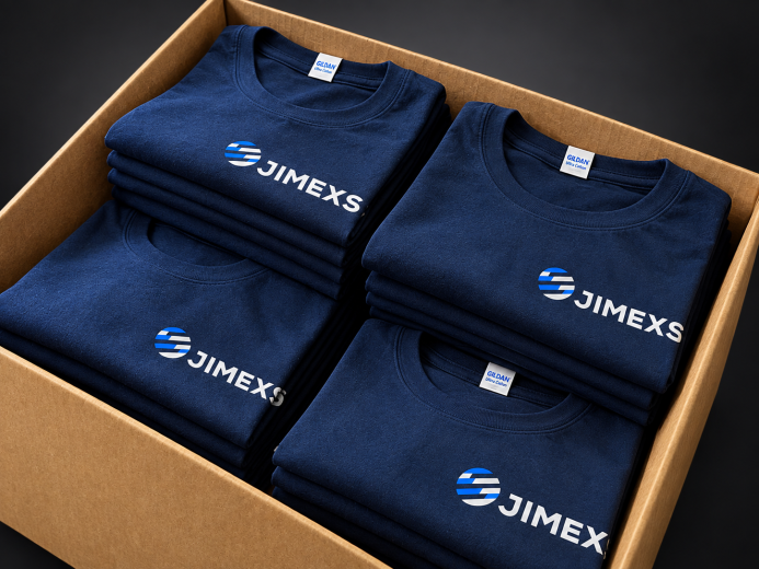 T Shirts Jimexs Dans Une Boîte D’expédition — réalisation L’Atelier 13, St-Hyacinthe